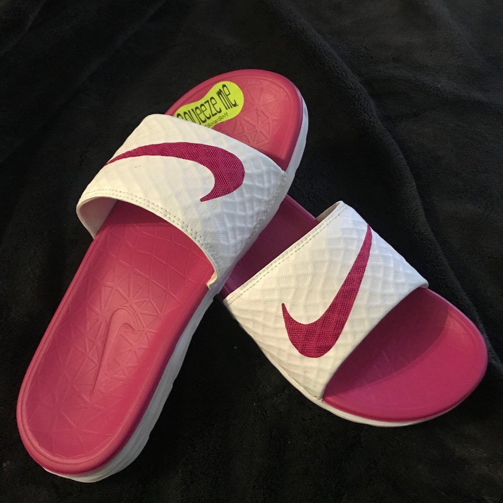 Nike Benassi Solar Soft (Hot Pink/White) Sz. 9